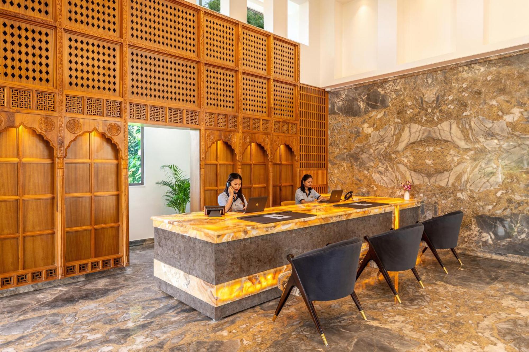 Hotel The Prominence Mussoorie Road Dehradun Exterior foto