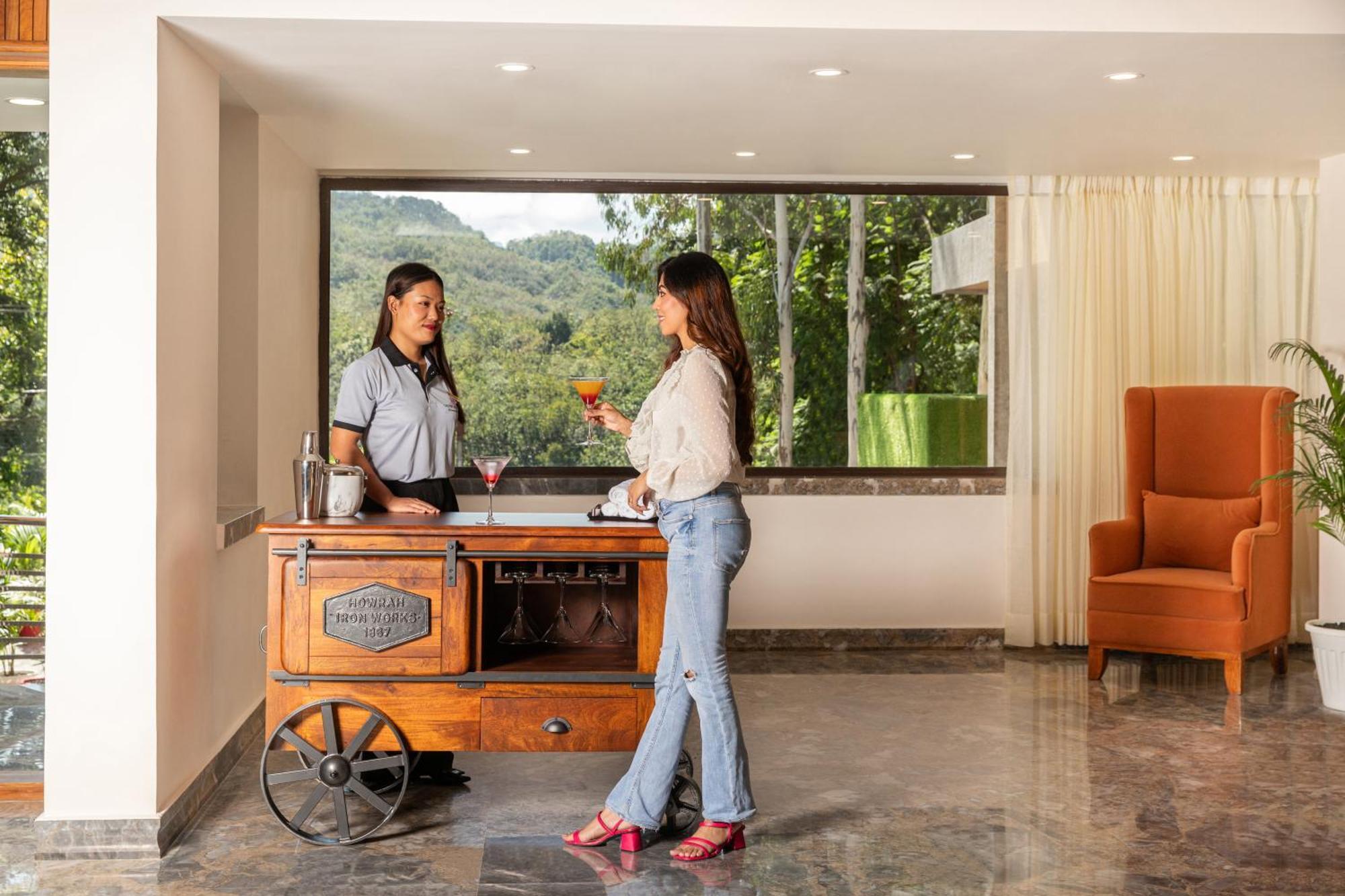 Hotel The Prominence Mussoorie Road Dehradun Exterior foto